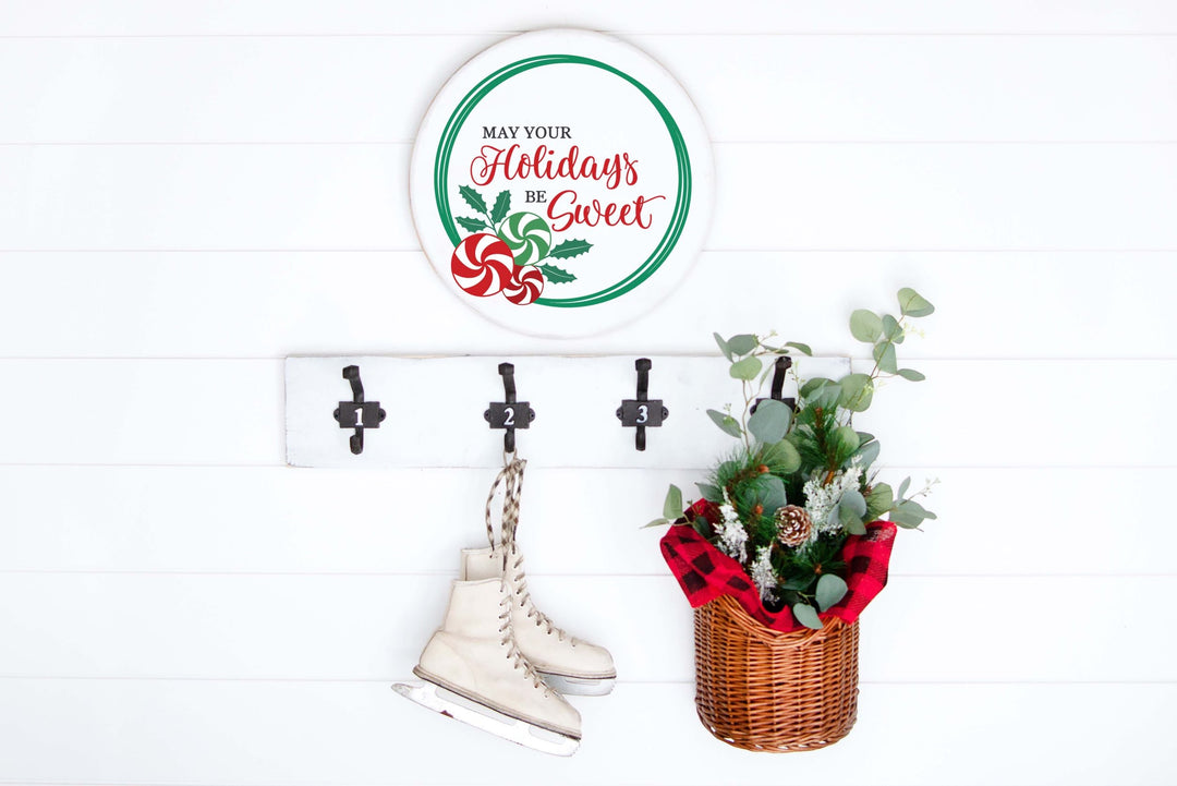 PLAYFUL CHRISTMAS ROUNDS